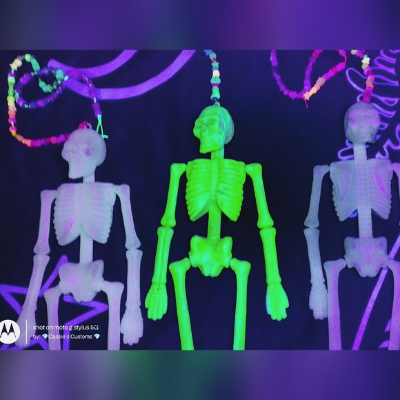 3 glow in the dark & blacklight hanging skeletons!!! - Picture 7 of 8